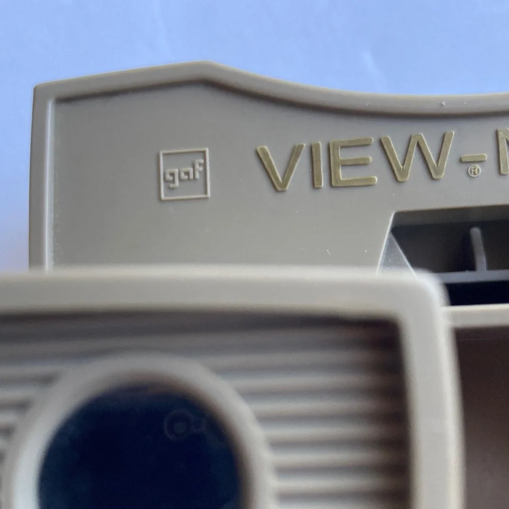 GAF View-Master 3-D projector from the 1960's Tan VINTAGE 5 x 4 x 3 inches